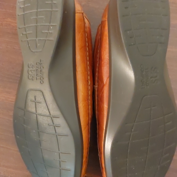 Loafers - Picture 3 of 4